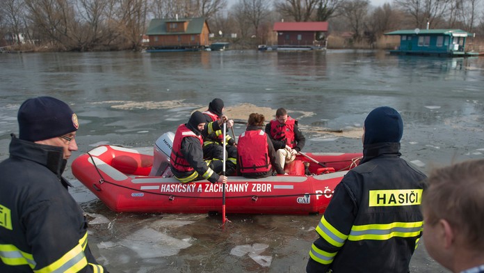Ropná škvrna v Jarovnickom ramene - archívna snímka