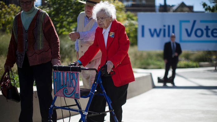 Ruline Steininger, ktorá vo veku 103 rokov podporuje Hillary Clintonovú.