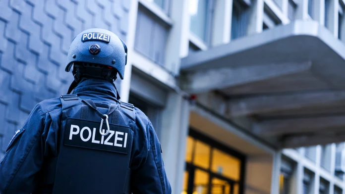 Hrozivý vianočný prípad. V byte v Nemecku našli dve mŕtve deti, podľa polície ich asi zabila matka