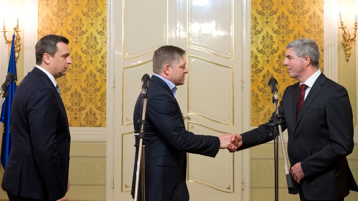 Predseda Smer-SD Robert Fico, predseda SNS Andrej Danko a predseda Most-Híd Béla Bugár