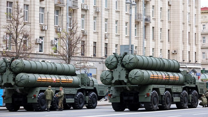 Zlyhanie iránskej protivzdušnej obrany vystrašilo Moskvu. Pochybnosti o efektivite ruských systémov sú ešte silnejšie