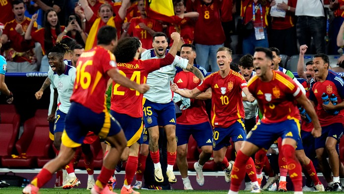 Radosť Španielov po postupe do finále Eura