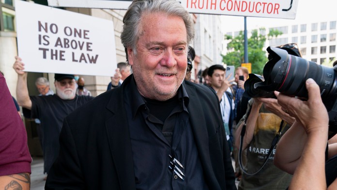 Federálna porota uznala Trumpovho exporadcu Bannona za vinného z pohŕdania Kongresom