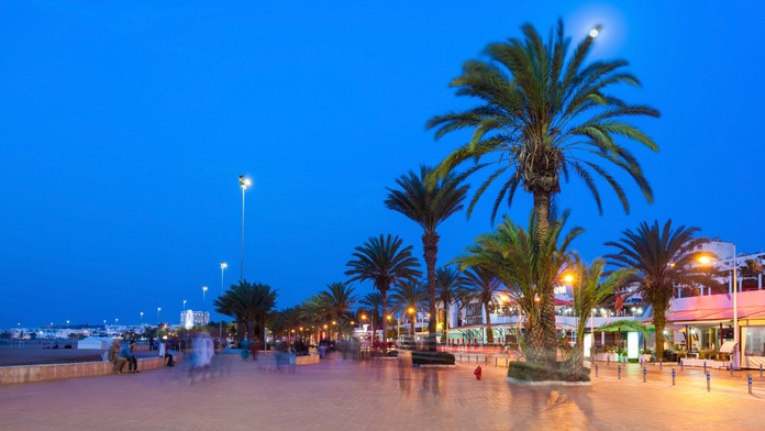 Muž na promenáde v Maroku dobodal niekoľkých turistov. Pokúsil sa z miesta činu odplávať