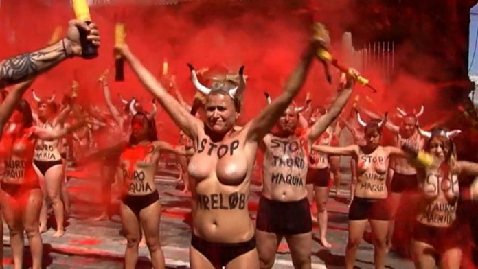 Polonahý protest v Pamplone.