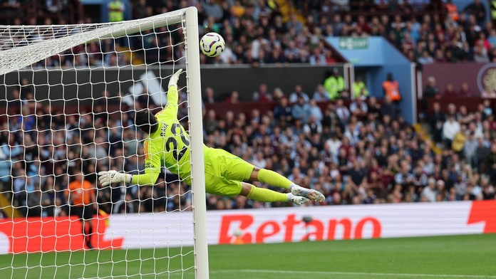 Arsenal našiel recept na Aston Villu. Stopercentný je naďalej aj Manchester City, ktorý si poradil s nováčikom