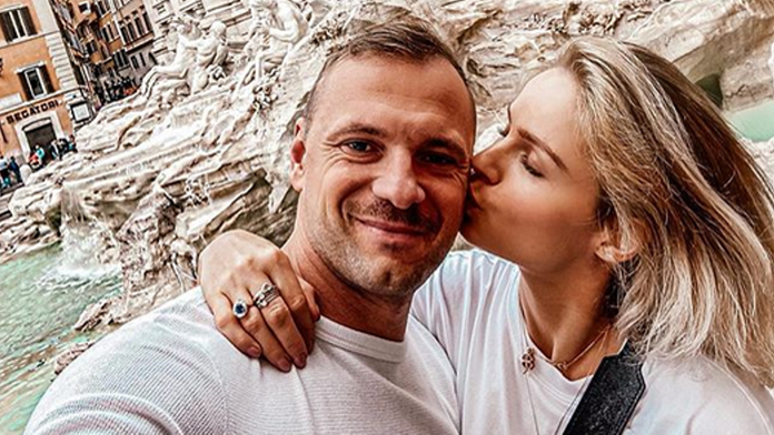 Sprava Paulo Dybala a Gonzalo Higuaín z Juventusu Turín oslabujú gól na pôde Atalanty.