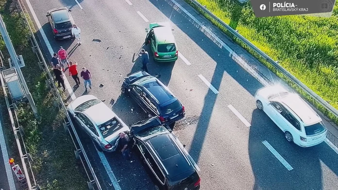 Diaľnicu D1 v smere z Bratislavy na Trnavu sprejazdnili. Odstránili už aj následky nehody v smere do hlavného mesta