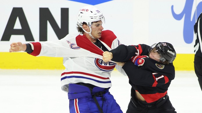 VIDEO: Juraj Slafkovský prvou hviezdou duelu! Okrem gólu pridal aj parádnu bitku