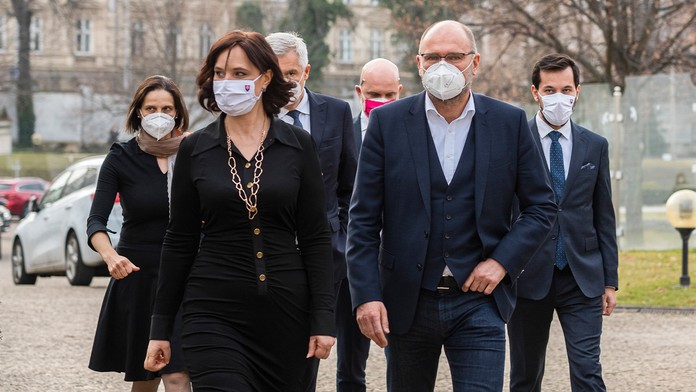 Predstavitelia strán SaS a Za ľudí.