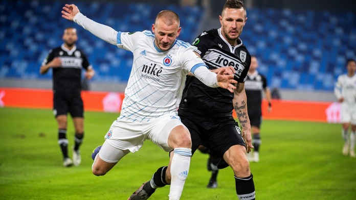 Vladimír Weiss ml. (Slovan) a Jasmin Kurtič (Paok).