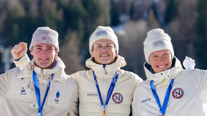 Skiatlon patril hlavnému favoritovi. Johannes Kläbo je po zisku zlata bližšie k historickému rekordu