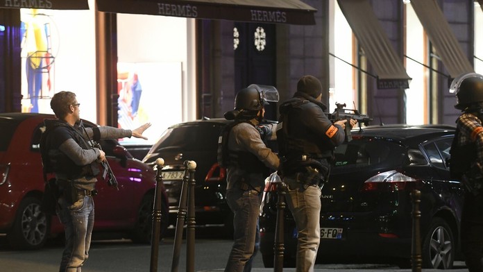 Útočník zastrelil policajta