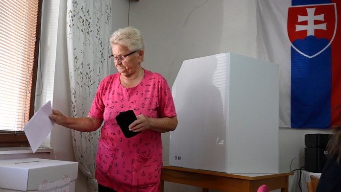 PRIESKUM: Nič nie je isté, štvrtina voličov ešte stále váha