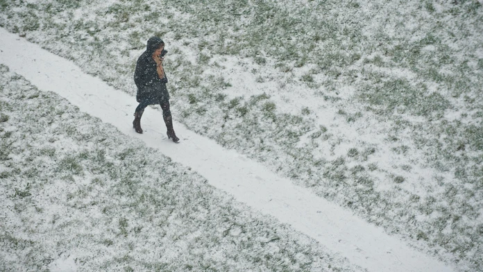 Okrem chladnej noci nás čaká aj chladný deň.