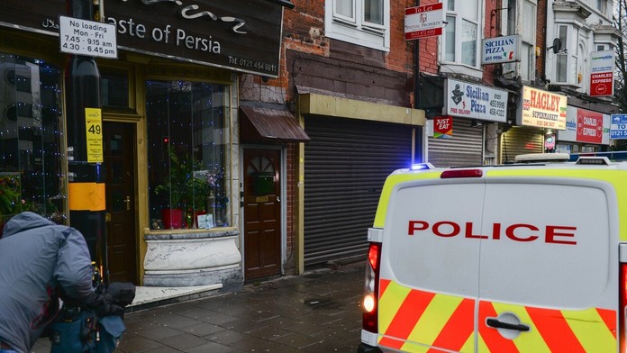 Polícia uskutočnia raziu v Birminghame. Zatkla sedem ľudí