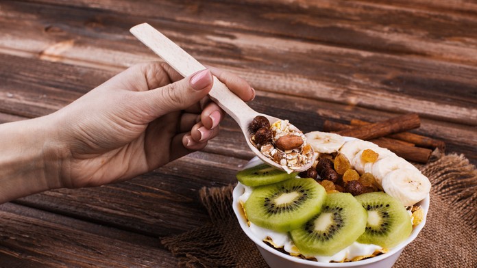 Cereálie a ovocie. Ilustračná snímka. 