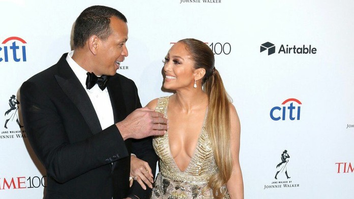 Silný vietro v Česku zhadzoval aj stromy