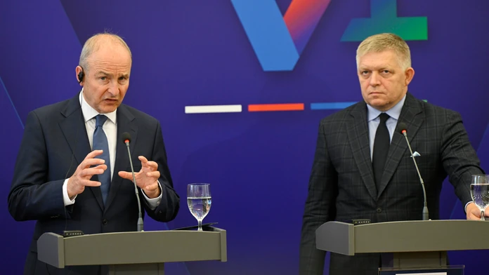 Slováci platia za elektrinu veľa, Fico chce zmenu. Pomôcť má aj V4