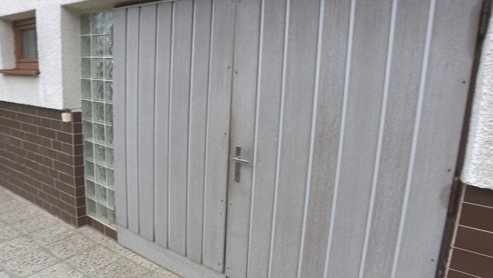 Na novú garáž čakajú namiesto pár týždňov dva roky.