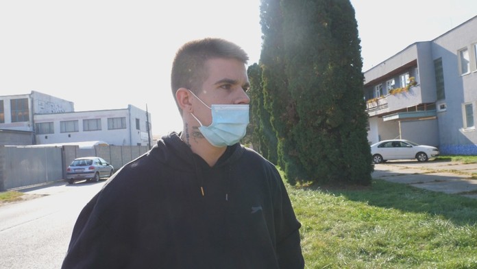 Nestihol operáciu, pretože nedostal výsledok PCR testu.