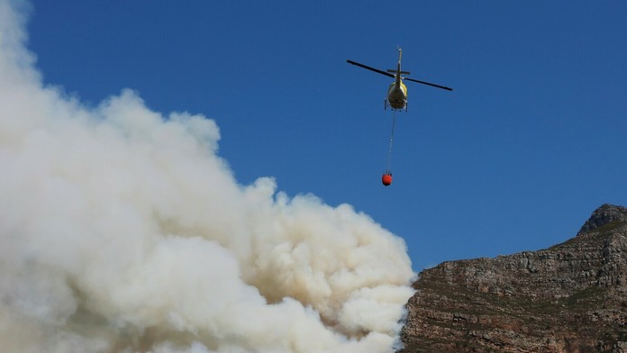 Požiar Stolovej hory pri Kapskom Meste.