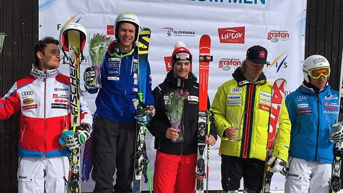 Adam Žampa na stupňoch víťazov