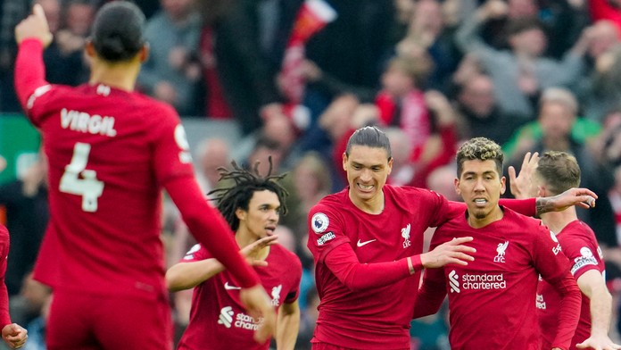 Náskok Arsenalu mizne, s Liverpoolom premrhal dvojgólové vedenie. Kanonáda Crystal Palace