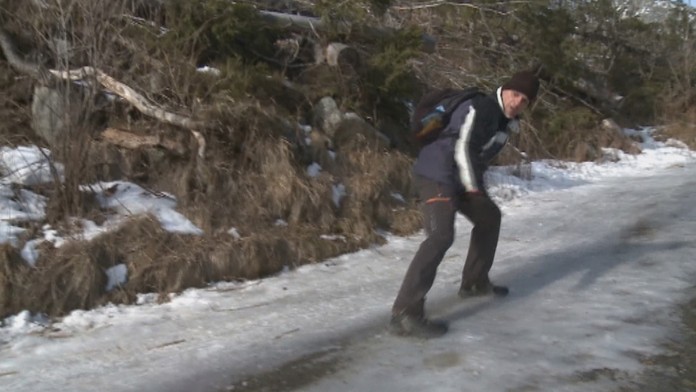 Aj na horskom chodníku môžete prísť k úrazu.