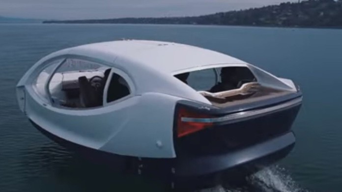 Vodný taxík na Ženevskom jazere