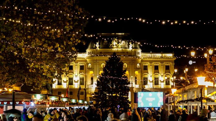 Archívna snímka vianočného stromčeka v Bratislave.