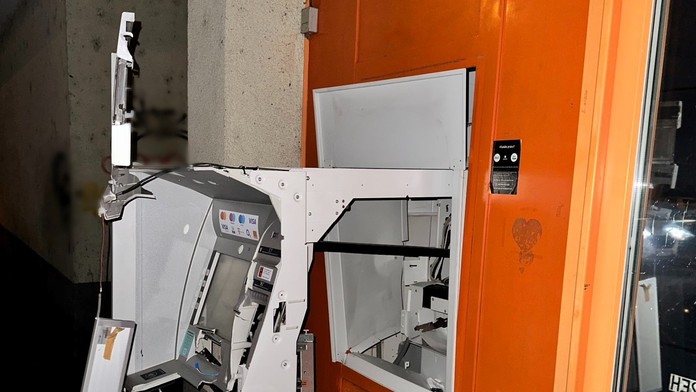 Explózia bankomatu na Nobelovej ulici v Bratislave. 