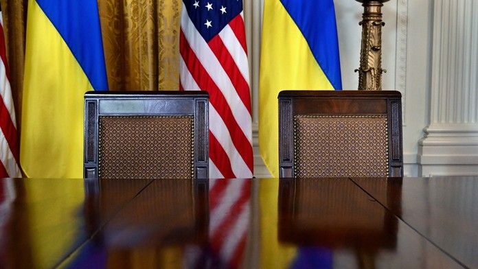 Expert hovorí o poslednej šanci na zastavenie svetovej vojny. Ak by aj vypukla, na koho stranu sa postavia USA?