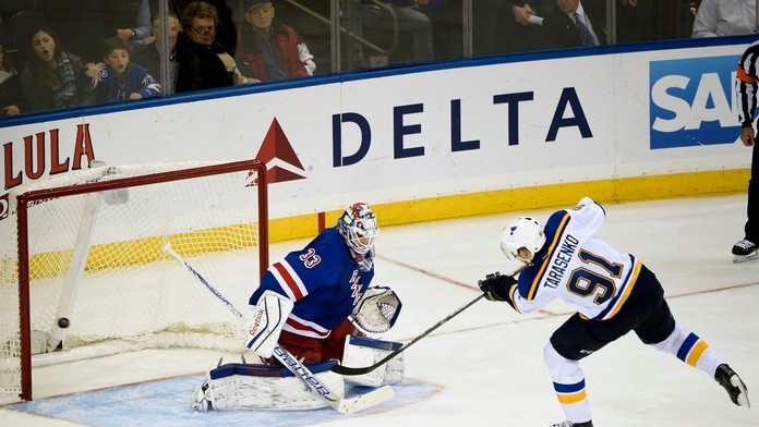 Vladimir Tarasenko hviezdil v zápase NY Rangers - St. Louis Blues.