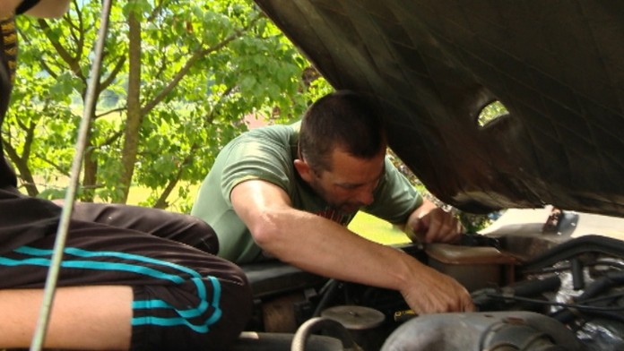 Údržbu auta pred dovolenkou netreba zanedbať