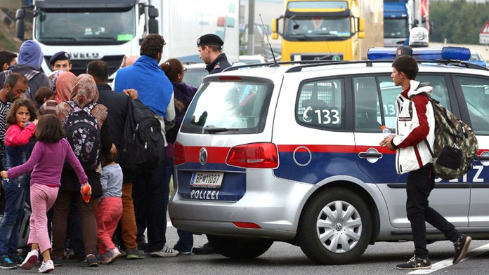 Nemecko začalo v nedeľu podvečer s postupným zavádzaním kontrol na hraniciach s Rakúskom. 