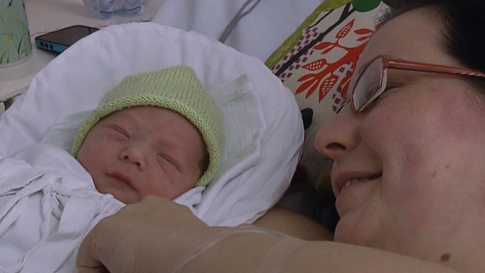 Melinda Szarková porodila Benjamína dve minúty po polnoci v galantskej nemocnici.