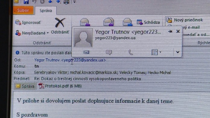 Anonym rozposiela emaily.