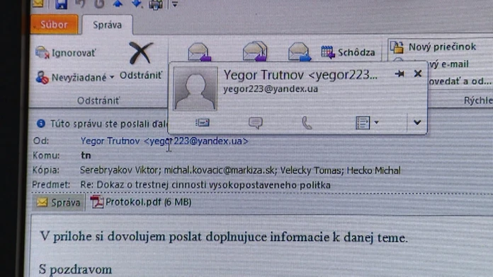 Anonym rozposiela emaily.