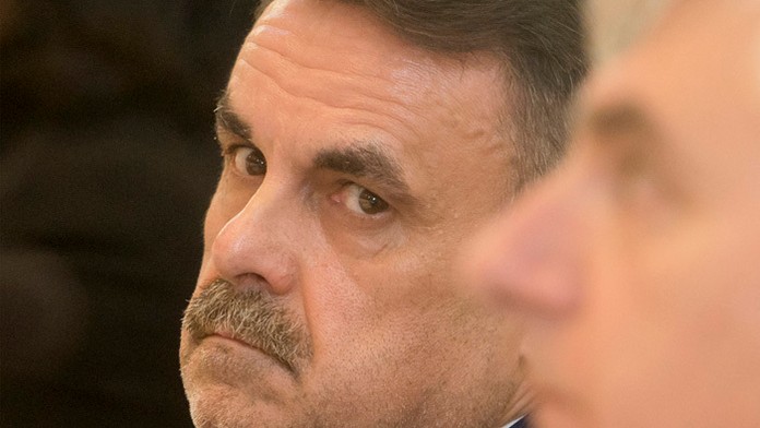 Sprava Garnet Hathaway a Carl Hagelin z Washingtonu oslavujú gól proti NY Rangers.