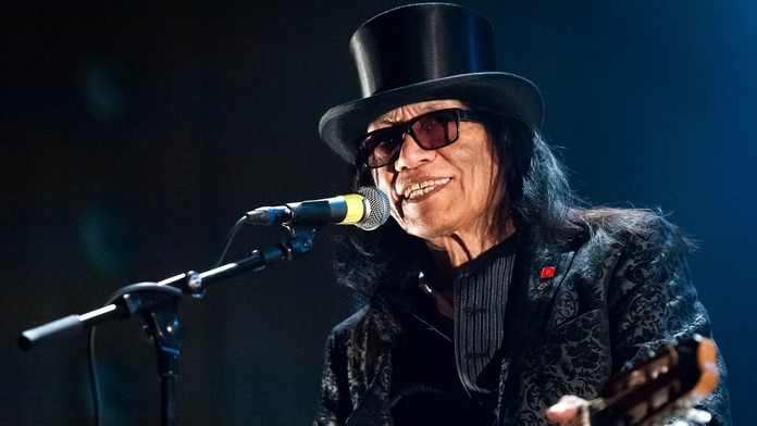Zomrel spevák Sixto Rodriguez, hrdina filmu Pátranie po Sugar Manovi