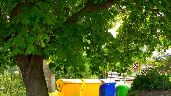 Takmer prišiel o všetko. 7-tisíc eur omylom zahodil do koša, pomohla mu polícia