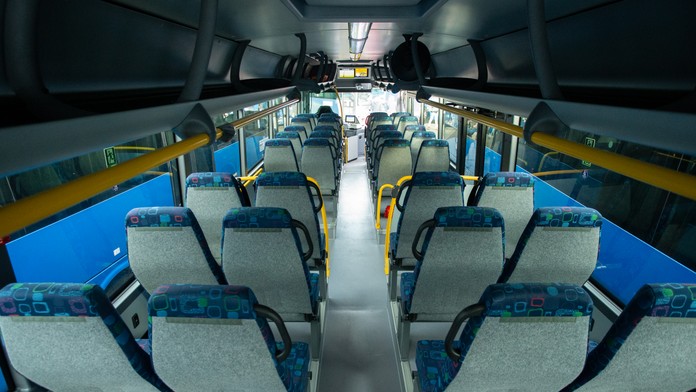 Mäsiarsky nôž, zubné protézy a barly. Neuveríte, čo všetko Slováci zabúdajú v autobusoch