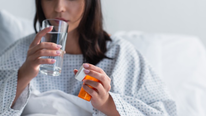 Dajte si pozor, s čím zapíjate lieky. Tieto tekutiny môžu byť pre vás nebezpečné