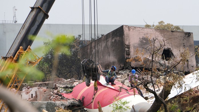 Našli druhú čiernu skrinku havarovaného lietadla Air India