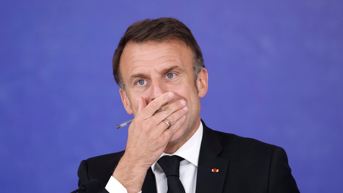 Emmanuel Macron chce otvoriť diskusiu o európskej obrane vrátane jadrových zbraní