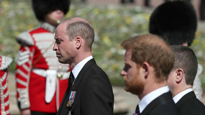 Moment, na ktorý čakali. Princ Harry sa konečne porozprával s bratom Williamom 