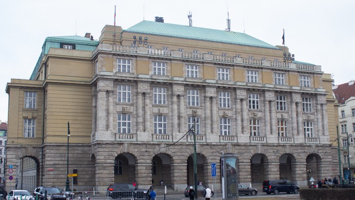 Hlavná budova Filozofickej fakulty Univerzity Karlovej na Námestí Jana Palacha v Prahe