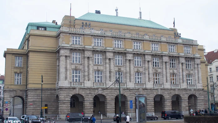 Hlavná budova Filozofickej fakulty Univerzity Karlovej na Námestí Jana Palacha v Prahe