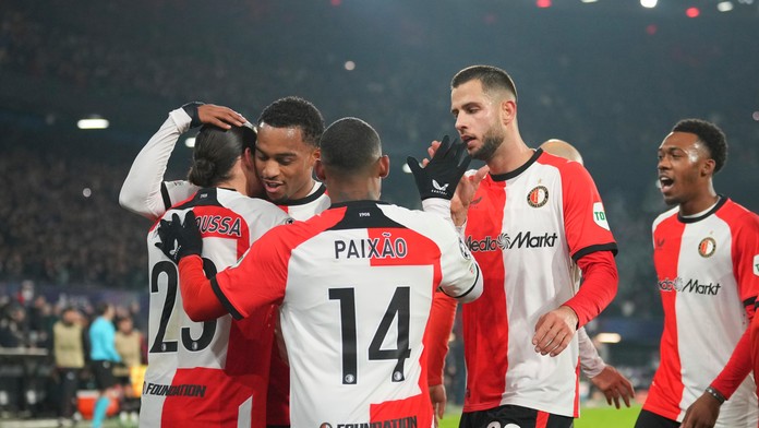 Dávid Hancko sa raduje aj so spoluhráčmi z gólu